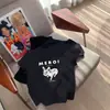 2025 Nuevo Estilo de Verano Americano Hombro Derecho Diseño de Estampado de Letras de Cachorro de Dibujos Animados Camiseta de Manga Corta Top Versátil para Mujer