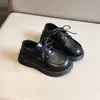 Zapatos negros de cuero para niña, nueva colección de otoño, mocasines estilo británico, zapatos sencillos para niños, adecuados para actuaciones escolares, con suelas blandas y características antideslizantes