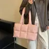 Bolsa tote de ombro feminina, estilo simples, bolsa matelassê, novo modelo 2026, grande capacidade, moderna e casual, jaqueta de algodão de outono, adequada para o trajeto