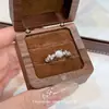 [Ganhe uma fortuna todos os dias] Anel transparente em formato de gota de água com novo senso de design, estilo versátil de luxo leve, anel aberto personalizável
