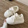 Nuevas Zapatillas Blancas Versátiles de Suela Gruesa para Mujer Primavera 2026, Zapatos de Plataforma Casual Tendencia Nicho para Estudiantes