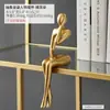 Arte Abstracto Figura Sentada Lujo Ligero Adorno Pequeño para Sala de Estar Entrada de Casa Exhibición Decoración de Gabinete de Vino