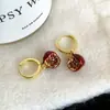Pendientes Rojos Sin Perforaciones, Pendientes de Cristal Vintage de Granate Rojo, Tachuelas para Orejas Nuevas de Otoño e Invierno, Diseño de Bobina de Mosquito de Lujo Ligero de Gama Alta