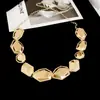 Collar y Pendientes Facetados Brillantes Metálicos Conjunto de Joyería de Moda Transfronterizo Europeo y Americano con un Diseño Único para Mujeres