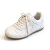 Zapatos Casuales Deportivos de Tabla para Mujer 2026 Nuevo Otoño/Invierno Estilo Alemán Cuero Oculto Aumentador de Altura Ballet Forrest Gump Zapatos Blancos Pequeños para Mujer