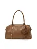 Bolso de cuero encerado negro con remaches, gran capacidad, adecuado para ir al trabajo, bolso de hombro para mujer, nuevo estilo 2026, estética dulce y genial, con un colgante en forma de corazón