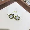 Brincos de Pérola com Strass Estilo Retrô Francês para Mulheres 2025 Estilo Quente Luxo Acessível de Alto Padrão Design de Nicho Brincos Pequenos