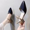Verão 2024 Novas Sandálias Femininas Fada Sapatos Pontiagudos de Salto Médio com Salto Médio e Pendurados Sapatos de Noite Frios