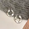 Aretes negros de lunares estilo coreano, con diseños de moño y florales, aretes de aro en forma de C, un estilo fresco y simple, disponibles en múltiples diseños