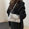 Bolso Guofeng de estilo coreano para mujer, pequeño, con contraste de colores, estilo bandolera de mariposa, moderno, para el hombro, para verano, 2024