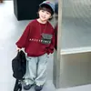 Sudadera de manga raglán para niño 2026 Nueva Primavera, Top de moda con manga de mezclilla patchwork para niños, Atuendo de primavera genial y elegante para niños