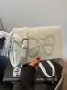 Súper Populares Este Año, los Bolsos Cuadrados Pequeños Están en Tendencia. Nuevos Bolsos de Hombro para Mujer Otoño e Invierno 2025, Bolsos Cruzados, Bolsos Cruzados de Moda y con Estilo