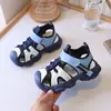 2026 Verão Novos Sapatos Sandálias Infantis Vazadas Respiráveis Velcro Criança Pequena Criança Meninos Meninas Bebê Sandálias Esportivas