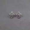 Aretes Doble Capa Cruz Cepillada, Aretes Estilo Retro Francés, Versátiles y Elegantes, Aretes de Cruz de Diseño Nicho para Mujer