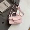 Versátil na Moda Tendência 2026 Super Popular Simples de Ombro Único para o Dia a Dia Verão Feminina Bolsa Transversal Nova Bolsa Quadrada Pequena