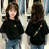 Nueva colección de otoño 2026: Camiseta elegante y moderna de manga larga a rayas para niñas, hecha de algodón puro, adecuada para niños mayores