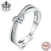 Anillo Evelor original de plata de ley s925 con circonitas retorcidas, sencillo y liso, ideal para uso diario y con todo tipo de combinaciones.