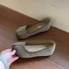Aumento de Altura Interior Estilo Coreano Nicho Lunares Pie de Cerdo Punta Dividida Herradura Zapatos Planos de Moda para Mujer Otoño Nuevos Slip-on Zapatos de Ballet