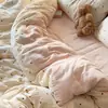 Algodón Puro de Grado A Hilo de Doble Capa Grado Materno e Infantil Juego de Ropa de Cama de Cuatro Piezas Sábana de Cama con Dibujos Animados Estilo de Dibujos Animados Estilo Pequeño Aroma