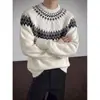 Nueva colección otoño/invierno 2026: suéter tejido de estilo étnico Fair Isle para hombre con cuello redondo, que presenta un diseño único y es una prenda de abrigo moderna