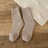 Calcetines gruesos hasta la pantorrilla al por mayor puesto callejero calcetines de rizo calcetines para correr en ríos y lagos calcetines de invierno cálidos de forro polar calcetines de algodón para hombre otoño e invierno