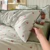 Conjunto de Gaze Dupla Fresco e Simples Quatro Peças Capa de Edredom Floral Lençol de Cama Capa de Edredom para Dormitório de Estudante Estilo Saia de Cama Conjunto de Três Peças Lavável