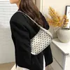 Bolso tipo almohada de gran capacidad con diseño de nicho de lunares retro, bolso de mano brillante de charol, bolso de hombro y cruzado