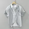 8876 Camisa de Manga Corta Bordada Estilo Japonés Moda Hombre Versátil Casual Artística Holgada Top Ropa de Hombre Venta al por Mayor