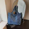 Bolso de Tela Lavada con Remaches de Gran Capacidad para Mujer, Bolso Tote Versátil, Bolso de Hombro para Viajes Diarios, Bolso de Mano Casual, Bolso Cubo