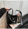Bolsa Transfronteiriça de Grande Capacidade para Mulheres 2025 Nova Bolsa de Ombro Maillard de Alta Qualidade para o Dia a Dia Primavera e Verão Bolsa Transversal Tipo Dumpling