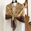 Chal para Mujer, Estilo Verano Delgado 110, Algodón Seda Artificial, Bufanda Cuadrada Grande Versátil a la Moda para Protección Solar, Bufanda Decorativa de Seda Estampada Retro Francesa