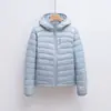 Pinghu Chi Xin 90 Plumas de Ganso Nuevo Estándar Nacional Otoño/Invierno Nuevo Estilo Sencilla con Capucha Ligera Chaqueta de Plumas para Mujer Corta Tallas Grandes Ropa Exterior
