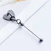 Gancho adesivo DIY em formato de coração para copos de água de mesa, pingente de gancho adesivo, fivela de metal em formato de coração sem furos, atacado do fabricante
