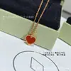 Versão de Luxo Van Gogh Colar de Trevo de Quatro Folhas Coração de Ágata Vermelha Pulseira e Brincos em Forma de Coração Banhados a Ouro Rosé 18K Estilo Versátil Ins