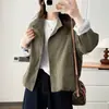 Jaqueta curta casual estilo coreano com gola alta para mulheres, nova jaqueta versátil de um botão para primavera e outono, peça de outer wear da moda