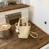 Nova Bolsa Saco de Design de Nicho 2026 para Mulheres, Bolsa de Mão com Padrão de Lichia e Bolsa Transversal com Pingente de Macaco Fofo, Versátil para o Dia a Dia