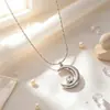 Design de nicho de lua corrente de clavícula pequena diamante crescente divino europeu e americano sentir colar de aço titânio feminino garra francês colar de alta qualidade feminino
