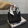 Bolso Transfronterizo de Alta Gama, Nuevo Modelo 2026, Pañuelo de Seda Bordado Intensamente, Bolso Cruzado de Hombro Único para Mujer, Comercio Exterior