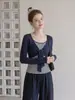 Camiseta azul marino elegante de cuello redondo, hombros normales, manga larga para mujer, nuevo modelo de otoño, bloques de color, efecto de dos piezas, con tiras de amarre