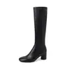 Botas de cano alto para mulheres, de pele de carneiro de duas camadas + ultraelásticas, novo modelo de inverno, bico redondo, salto médio bloco, zíper lateral, botas acima do joelho