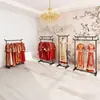 Novo Rack de Exibição Estilo Chinês, Suporte de Exibição para Hanfu, Rack Xiuhe Estilo Antigo, Cabide de Chão Tradicional para Vestido de Noiva