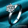 Anel Moissanite Clássico com Seis Garras Banhado a Platina em Prata de Lei S925 Joias de Prata Femininas Transmissão ao Vivo 3 Quilates com Certificado