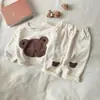 Traje casual de oso de otoño coreano para niños, dos piezas en stock para niños y niñas, con sudadera con estampado de dibujos animados