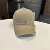 Gorra de béisbol para mujer con bordado de letra pequeña estilo juvenil desgastado para la calle protección solar visera curva sombrero versátil hace que la cara se vea más pequeña hombres