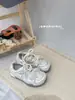 Tênis Feminino com Cadarço e Design de Estrela, Novos Sapatos Infantis Primavera e Outono 2026, Sapatos Brancos com Laço, Tênis de Treino Alemão