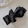 Grampo de Cabelo Korean Satinado com Laço Multicamadas para Meninas com Rabo de Cavalo Alto Prendedor Banana Elegante para a Nuca Acessório de Cabelo Flor