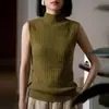Colete de tricô liso de gola semimédia estilo coreano 2026 para mulheres, plissado, slim fit, adequado para usar em camadas ou como peça única, sem mangas