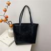 Bolsos para Mujer 2025 Nuevo Bolso de Mano de Moda con Estampado de Cocodrilo en Relieve de Gran Capacidad para Exportación Bolso Tote de Alta Gama Bolso Balde