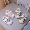 Zapatos para Niños Pequeños Zapatos para Niños Primavera y Otoño Nuevo Bebé Suela Suave Niñas Punta de Concha Zapatos de Tabla Casuales Niños Pequeños Zapatos Deportivos