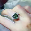 Anel de Moissanita Verde em Forma de Coração de 5 Quilates Anel de Diamante Coração de Diamante Verde de Forma Especial Série de Moda Europeia e Americana Venda Quente Transfronteiriça